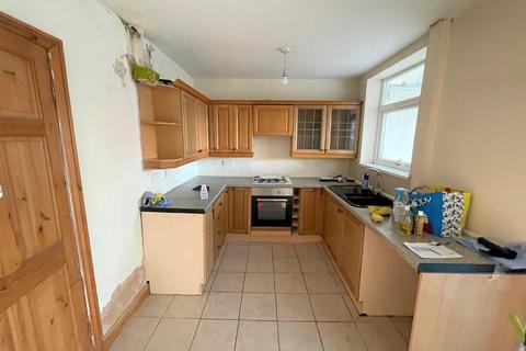 3 bedroom semi-detached house for sale - Nel Pan Lane, Leigh