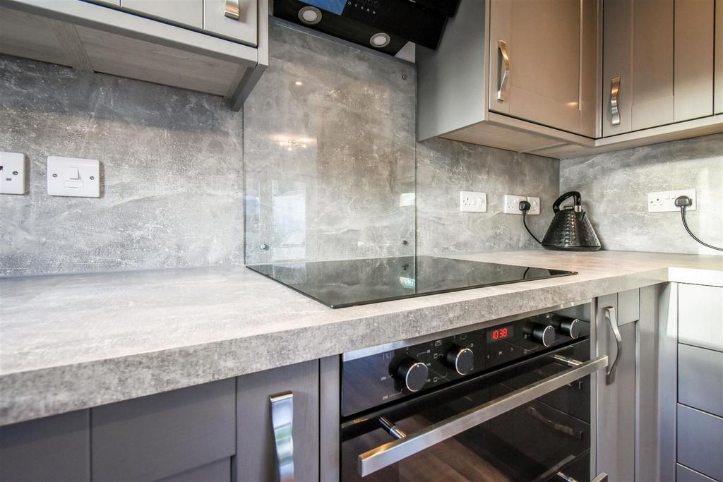 Kitchen/ Dining Room