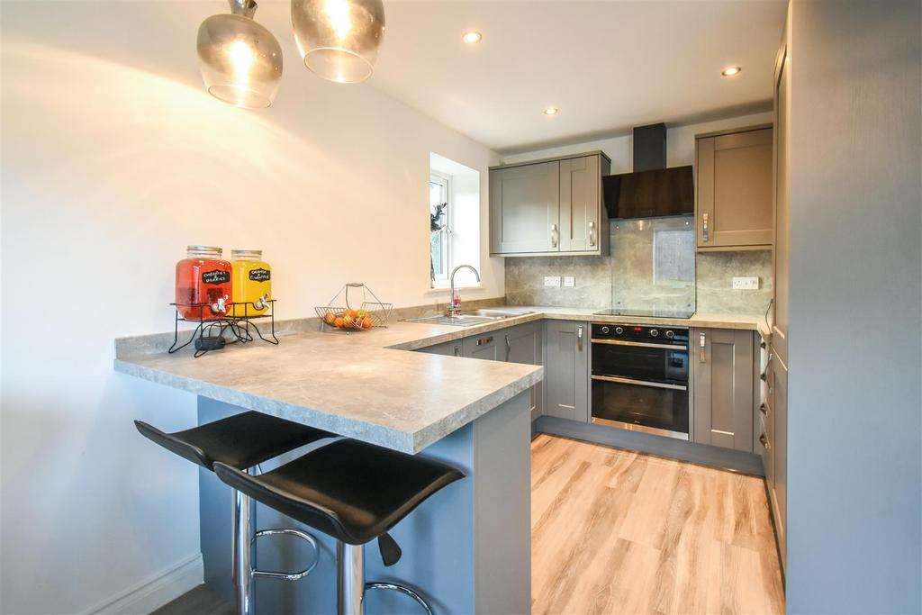 Kitchen/ Dining Room