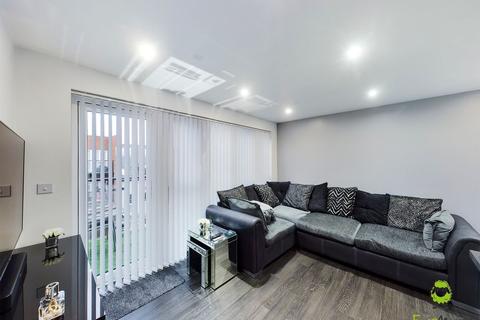12 Shackleton Drive, Dartford, DA1 5UH