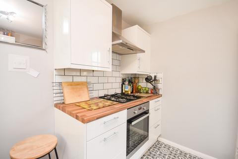 2 bedroom flat for sale - Cheriton Road, Folkestone, CT19