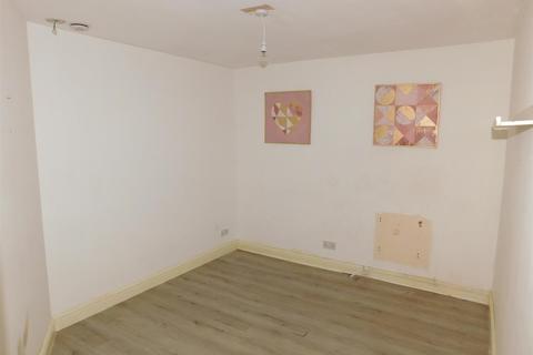 Property to rent - Rochdale Road, Middleton, Manchester