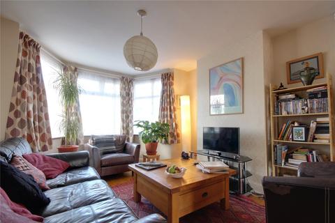 19 Mayfield Crescent, London, N9 7NL