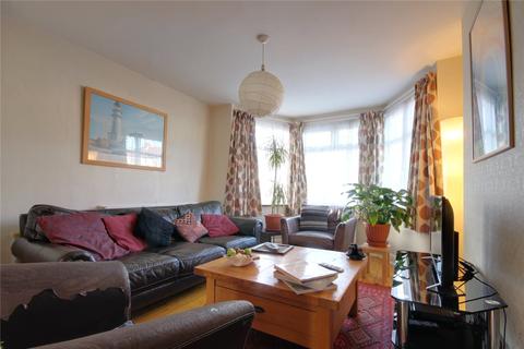 19 Mayfield Crescent, London, N9 7NL