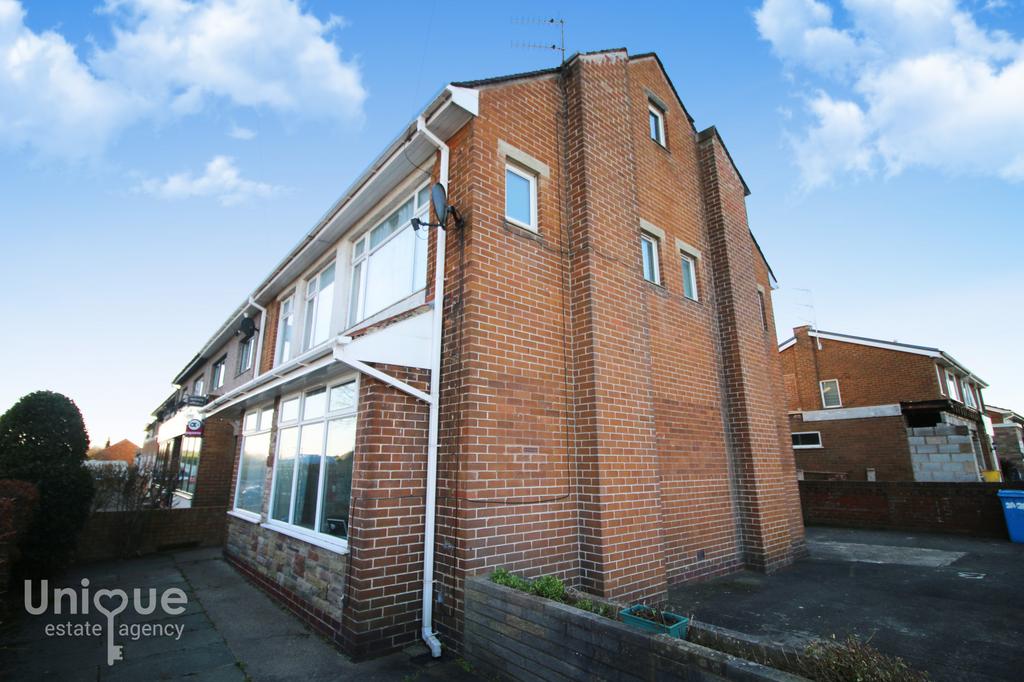 Hardhorn Way, PoultonleFylde... 4 bed apartment £199,950