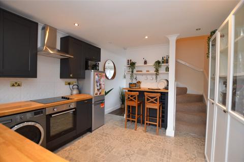 2 bedroom terraced house for sale - Daltons Fen, Pitsea, Basildon, SS13