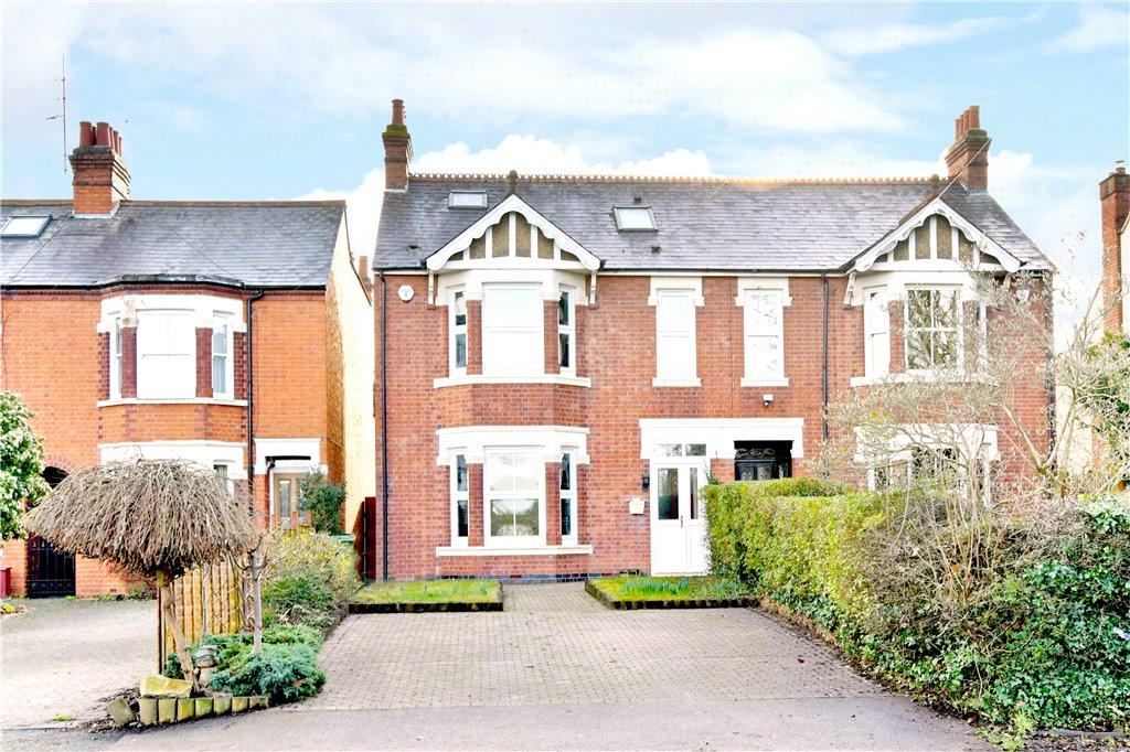 Wolverton Road, Newport Pagnell, Buckinghamshire, MK16 4 bed semi