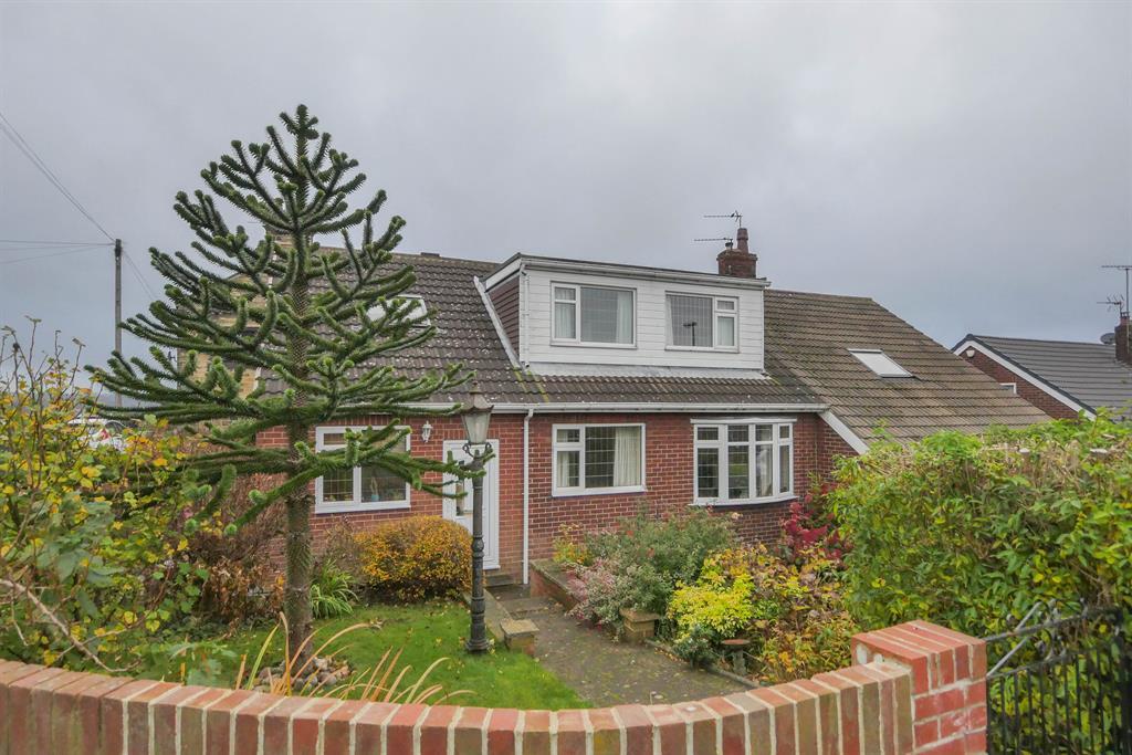 Westroyd Avenue, Pudsey, LS28 4 bed semidetached bungalow £325,000