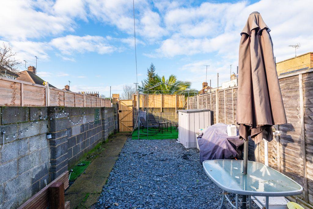 Baden Road, Gillingham ME7 1RE 3 bed terraced house £220,000