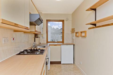 3 bedroom flat for sale - 10/6 St Clair Place, Leith, Edinburgh, EH6 8JZ
