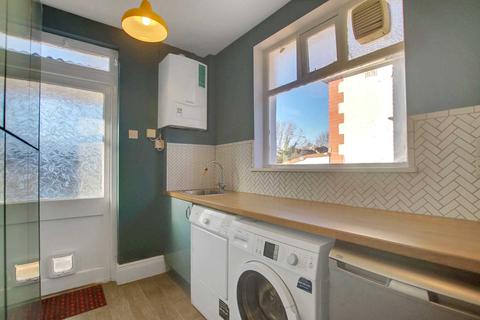 26 Woodleigh Avenue, London, N12 0LL