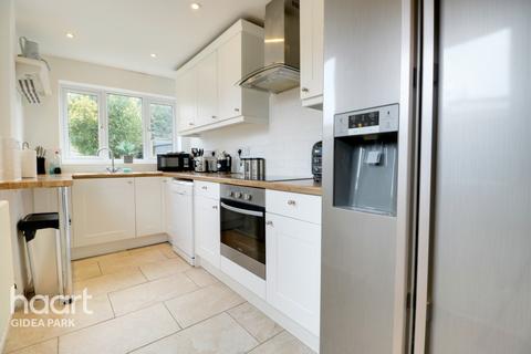 5 Catherine Road, Romford, RM2 5SA