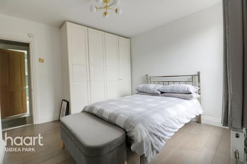 5 Catherine Road, Romford, RM2 5SA