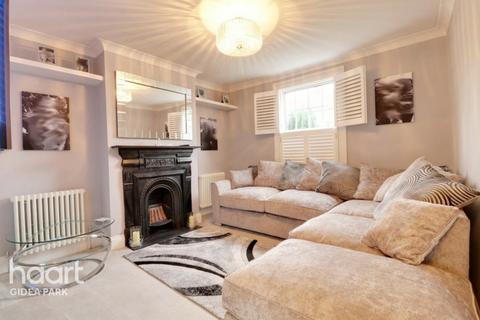5 Catherine Road, Romford, RM2 5SA