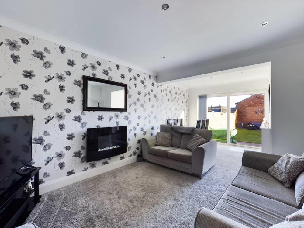 Wymersley Road, Hull, Yorkshire, HU5 3 bed semidetached house £245,000