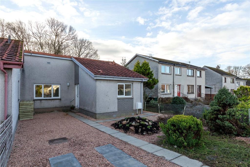 69 Lumsden Crescent, Almondbank... 3 bed bungalow £160,000