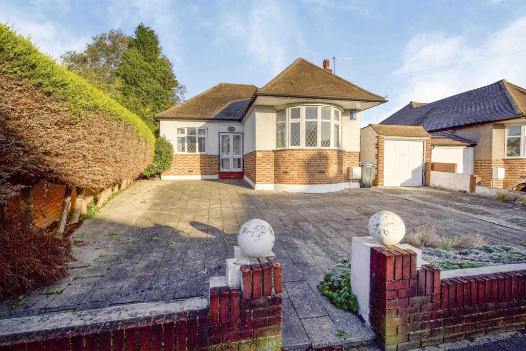 Branksome Way, New Malden, KT3 3 bed detached bungalow £875,000