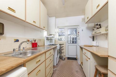 17 Branksome Way, New Malden, KT3 3AU
