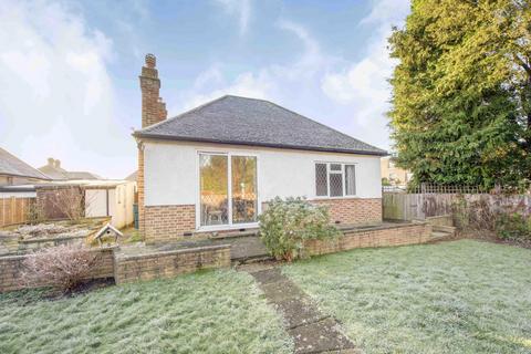 17 Branksome Way, New Malden, KT3 3AU
