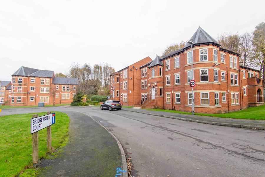 BRIDGEWATER COURT, GROVE LANE, HEADINGLEY, LEEDS, LS6 4AQ 2 bed flat