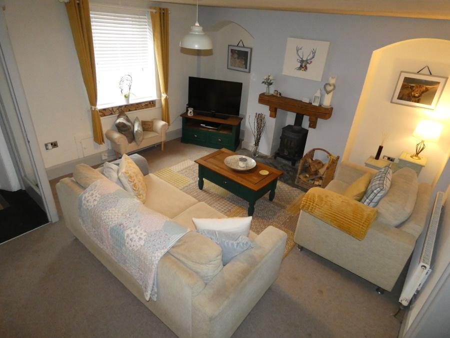 Red Lion Street, Earby BB18 2 bed terraced house £595 pcm (£137 pw)