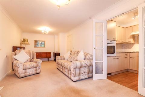 1 bedroom apartment for sale, Branksomewood Road, Hampshire GU51