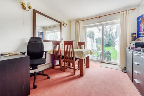 68 Cassiobury Avenue, Feltham, TW14 9JF