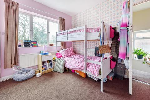 68 Cassiobury Avenue, Feltham, TW14 9JF