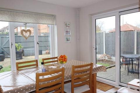4 Alne End, Great Alne, Alcester, B49 6HH
