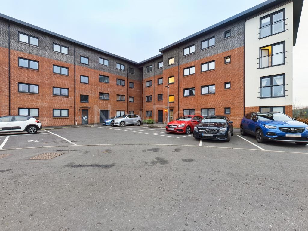 Mulberry Crescent, Renfrew, PA4 2 bed flat £135,000