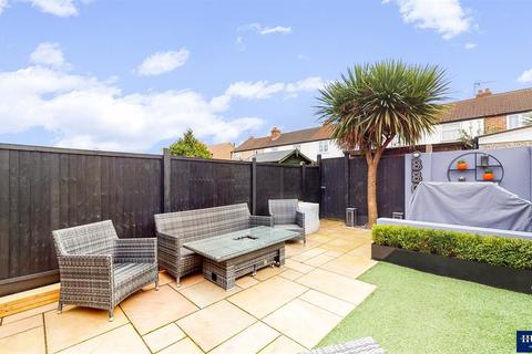 58 Kenneth Road, Romford, RM6 6LP