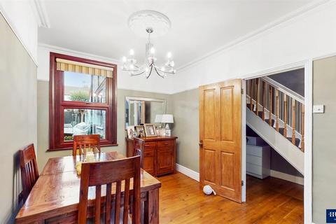 58 Kenneth Road, Romford, RM6 6LP