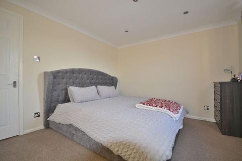 52 Hazel Grove, Hucknall, Nottingham, NG15 6ED