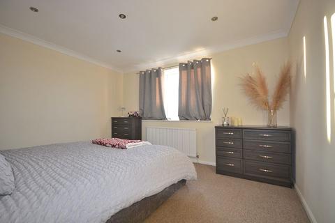 52 Hazel Grove, Hucknall, Nottingham, NG15 6ED