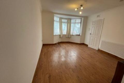 3 bedroom semi-detached house to rent, Withcote Avenue, Evington, Leicester, LE5
