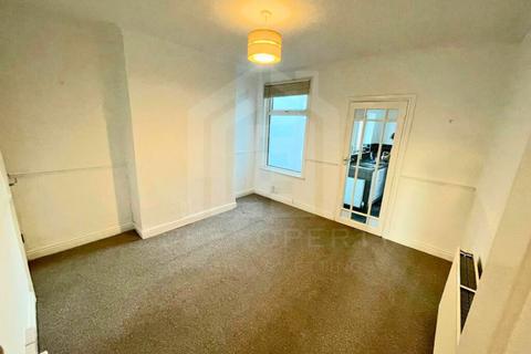 3 bedroom terraced house to rent, Bentley Road, Doncaster DN5