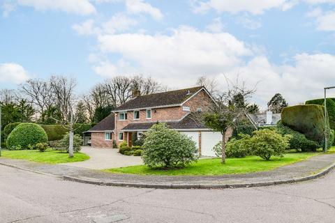 1 Bulkeley Close, Englefield Green, Egham, TW20 0NS