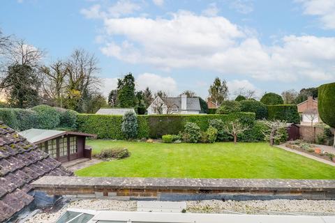 1 Bulkeley Close, Englefield Green, Egham, TW20 0NS