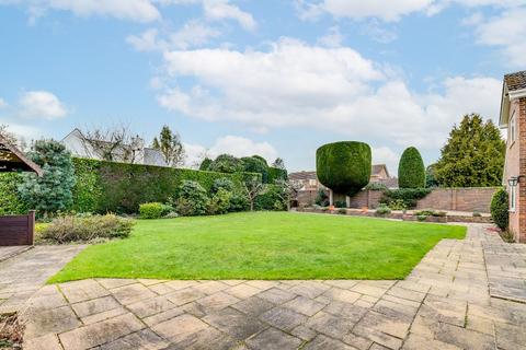 1 Bulkeley Close, Englefield Green, Egham, TW20 0NS