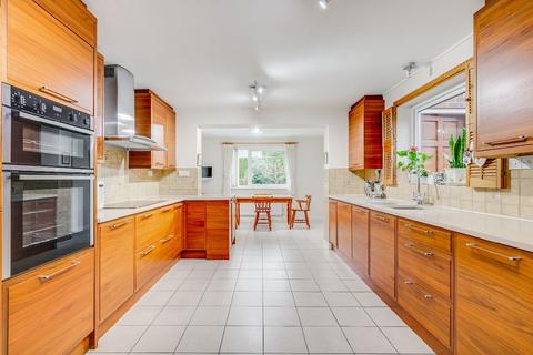 1 Bulkeley Close, Englefield Green, Egham, TW20 0NS