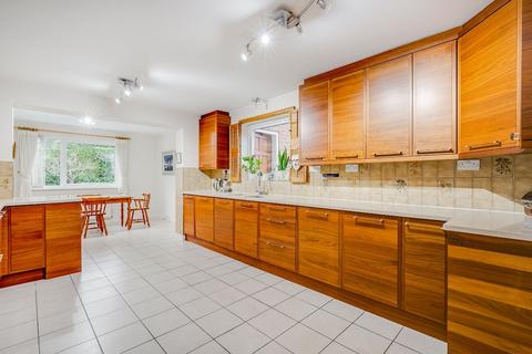 1 Bulkeley Close, Englefield Green, Egham, TW20 0NS