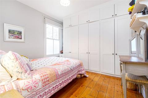 53 Midmoor Road, London, SW12 0ES