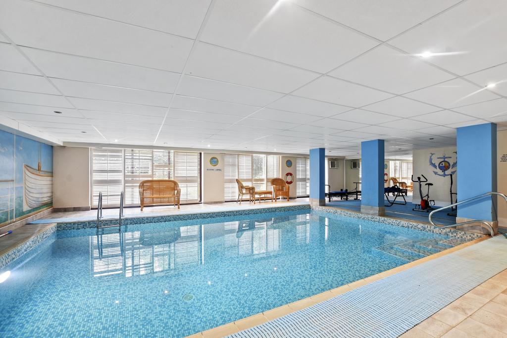 Thornbury House, Thornbury Square, Highgate, N6 2 bed apartment £