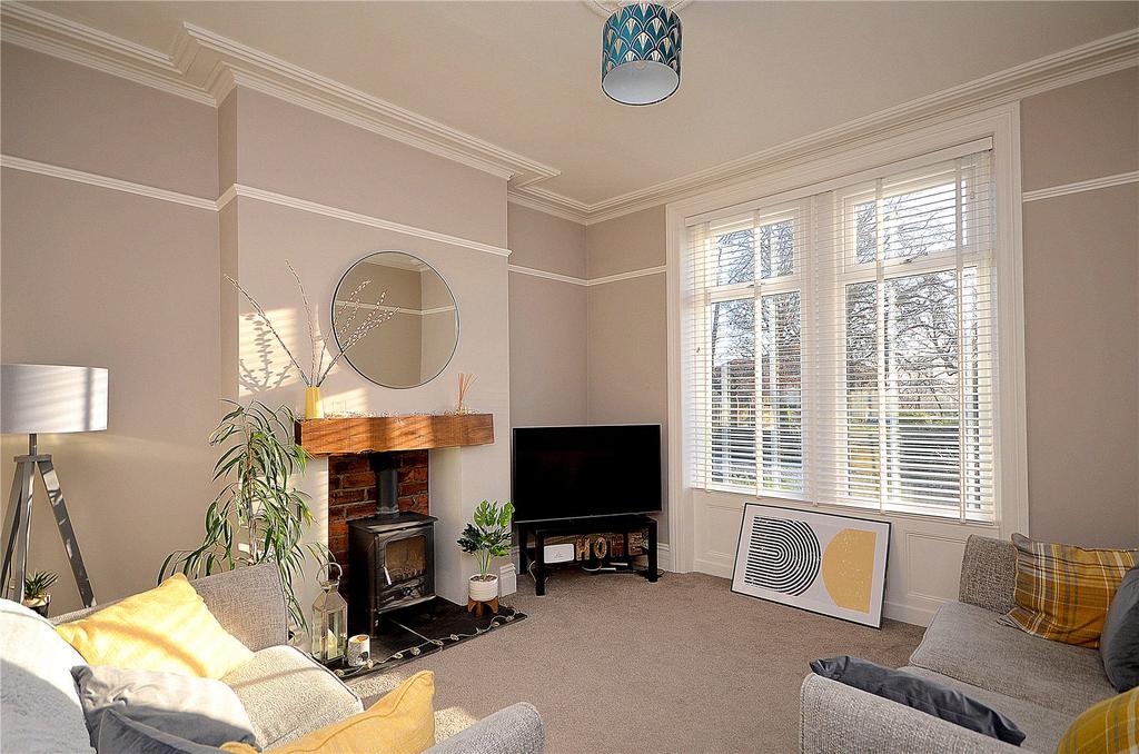 Water Royd Lane, Mirfield, WF14 3 bed semidetached house for sale £