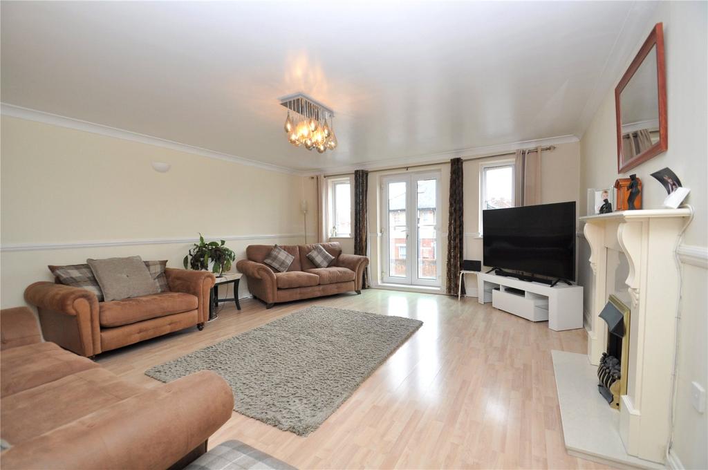 Grove Avenue, Gosport, Hampshire, PO12 4 bed terraced house £335,000