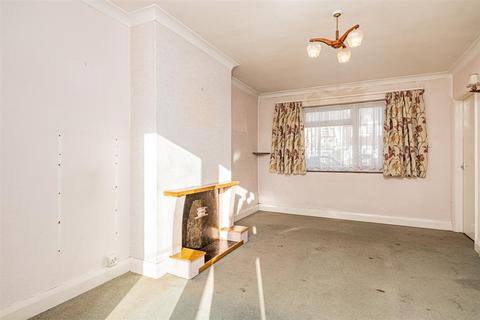83 Priory Close, Denham, Uxbridge, UB9 5AU