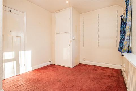 83 Priory Close, Denham, Uxbridge, UB9 5AU