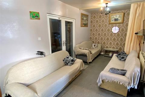 3 bedroom end of terrace house for sale, Manor Road, Dewsbury, WF13