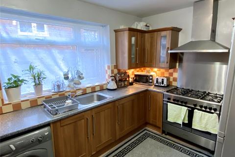 3 bedroom end of terrace house for sale, Manor Road, Dewsbury, WF13