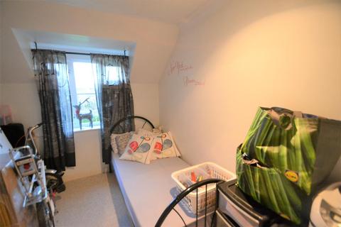 11 Minimax Close, Feltham, TW14 9EQ